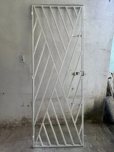 Grade porta 2,29 altura x 82 largura