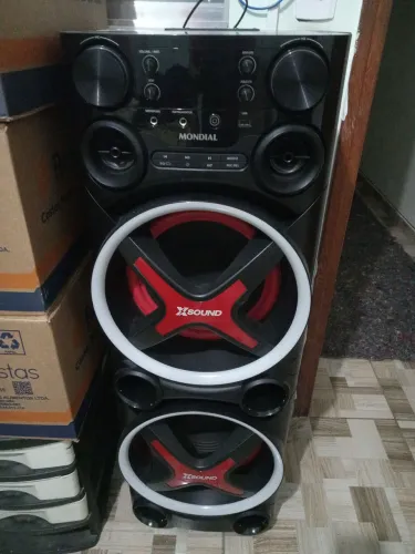 Caixa de som Bluetooth Mondial 2000 Watts