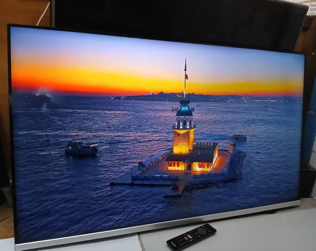 Smart TV 50 QLED 4K Philips " Sem Detalhes. Buscar em Trindade