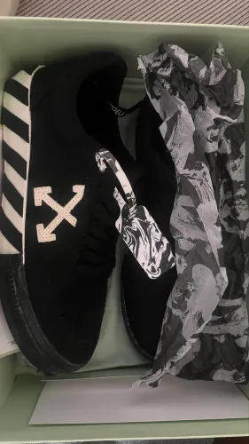 Ténis Off-White Pretos com etiqueta e caixa originais