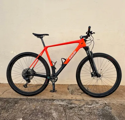 Bicicleta Caloi Elite Carbon Sport