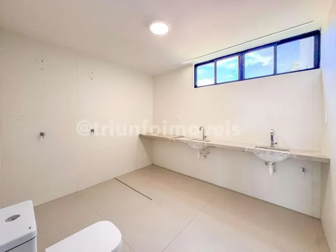 Casa alto padrão com 4 suítes a venda em condomínio