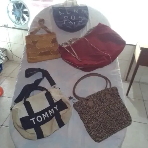 Lote de 14 Bolsas usadas , Preço 80,00