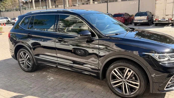 Volkswagen Tiguan Allspac R-line 300 TSI 2.0 2024