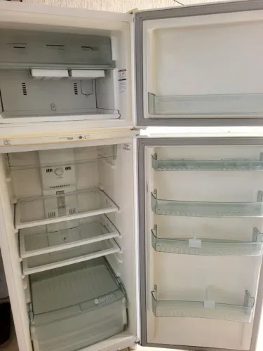 Vendo geladeira para conserto e venda