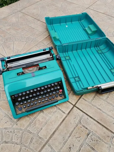 Máquina de escrever antiga