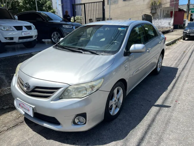 Toyota Corolla GLI 1.8 Flex 16V Aut. 2013