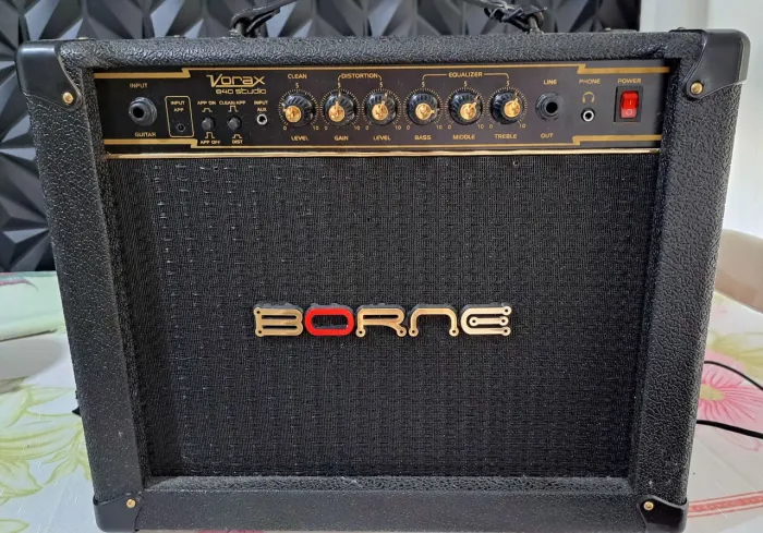 Caixa amplificada Borne 