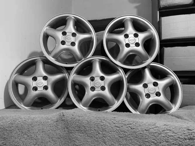 Rodas originais r15 Chevrolet Calibra 