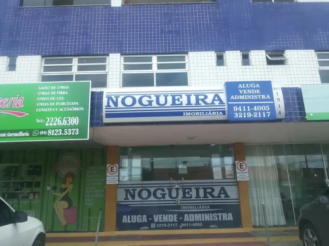Imóvel para venda COM mezanino possui 58 metros em Ponta Negra - na Lateral do Praia shop