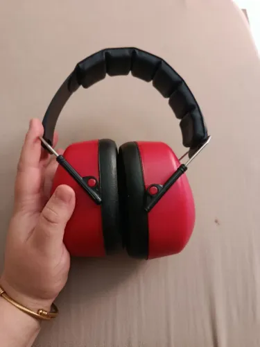 Fone abafador vermelho 3M ajuda a reduzir ruidas, autistas, mais concentração