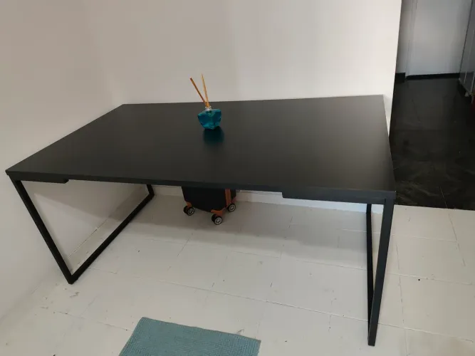 Mesa Preta Pés de Ferro ferro Premium 