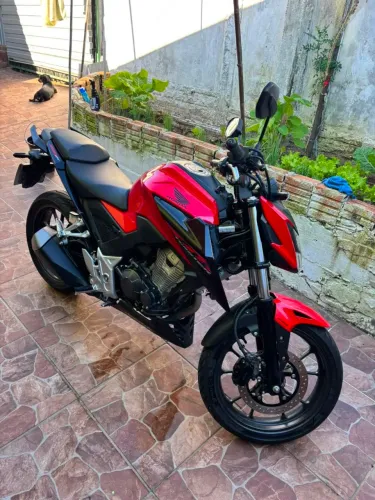 CB 300 TWISTER sem detalhes 