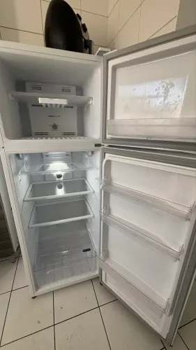 Geladeira Eletrolux 320L Nova