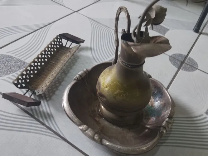 Vendo jara gomil grande antiga pequeno detalhes