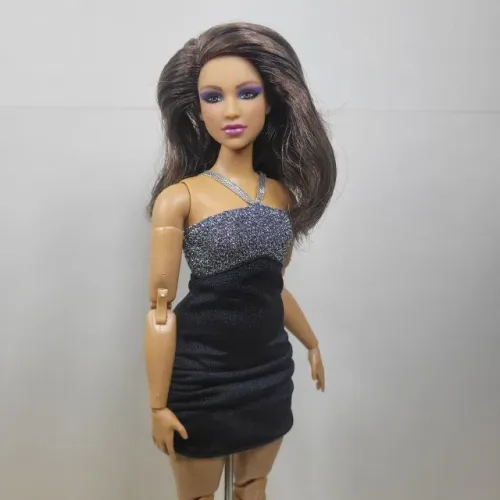 Barbie Signature Looks Curvy