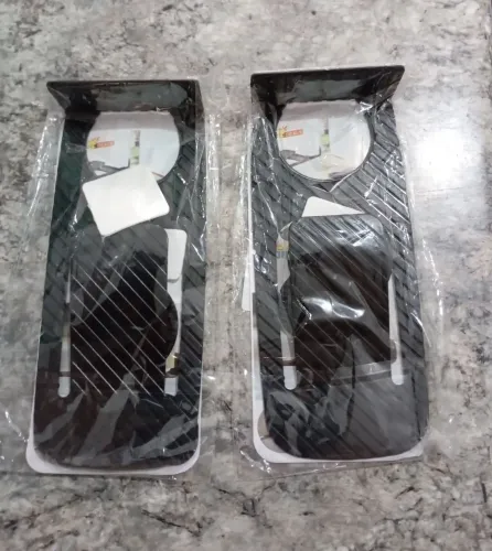 2 peças de protetor de porta de plástico.