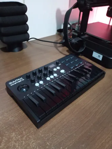 CONTROLADORA MIDI AMW MASTER 25 (Pouco uso)