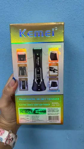 Aparador de pelos Kemei KM-1845 resiste a água recarregável