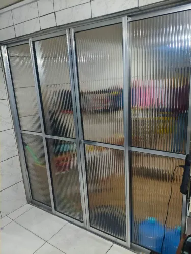 PORTA ALUMÍNIO DÊ CORRER 02 X 2,10 MT. ACEITO CARTÃO