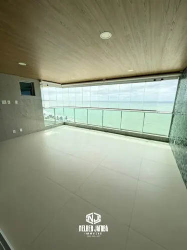 Beira-Mar | 4 Suítes | 258m² | 4 Vagas