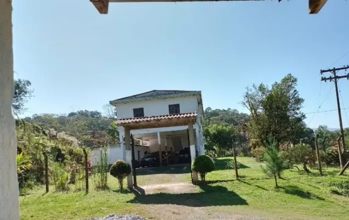 Sítio completo com 240.000 m² (24 hectares)