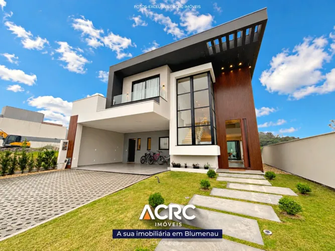 ACRC Imóveis - Casa em condomínio fechado a Venda no Bairro Ponta Aguda em Blumenau