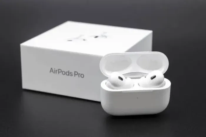 AirPods 4 com Cancelamento Ativo de Ruído