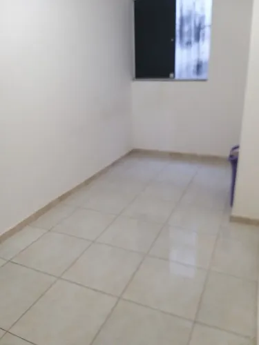 Alugo quarto vazio em 1 apartamento na farolandia canal 4 somente p mulheres I