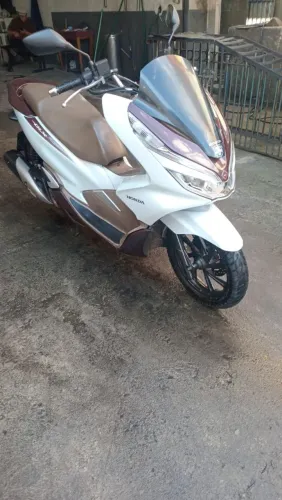 Honda pcx dlx 2021