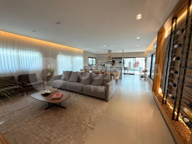 Casa em Condomínio à venda, 3 quartos, 3 suítes, 4 vagas, Varanda Sul - UBERLANDIA/MG