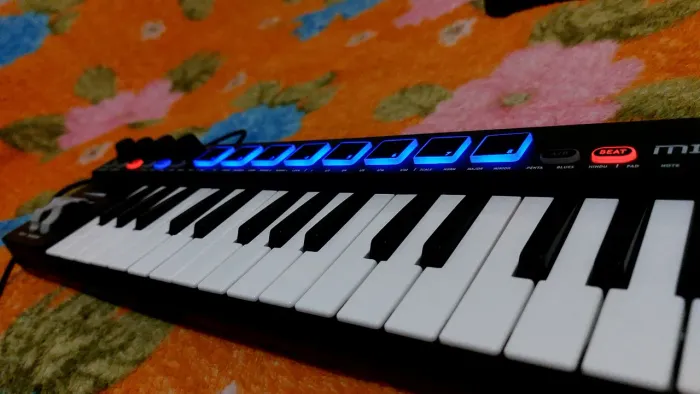 Controlador AMW Mini 32p MIDI