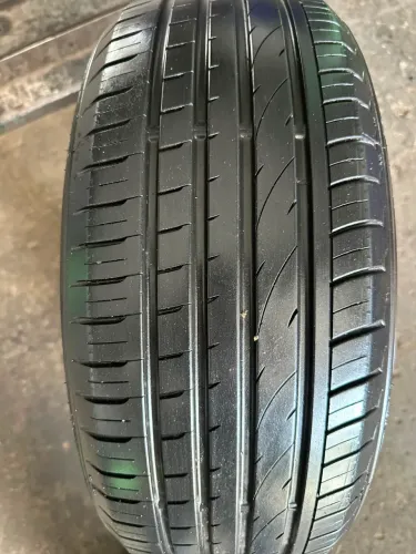 Pneus 215/55r17