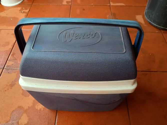 Caixa térmica para cerveja refrigerante
