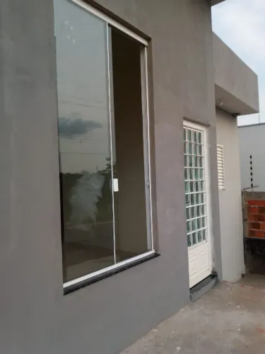 Vendo casa com boa localização