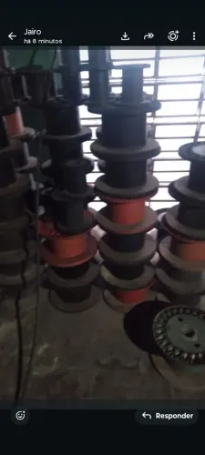 Carretéis gdes de plastico