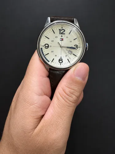 Relógio Tommy Hilfiger masculino - pulseira de couro