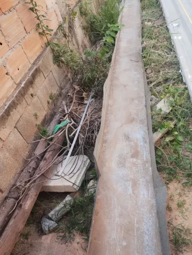 Calha de zinco ( zincão) usado em bom estado .