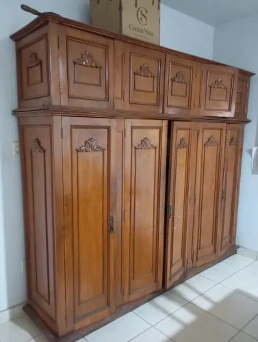 Guarda Roupa de Madeira (CEREJEIRA) Maciça
