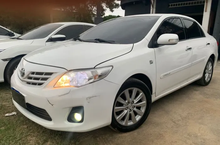 Toyota Corolla Altis 2.0 Flex 16V Aut. 2013