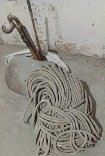 Vendo essa corda de 100 metros seminova + essa cadeirinha