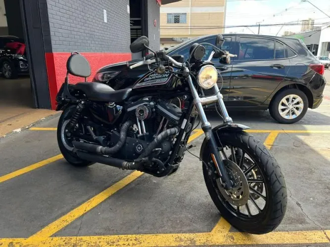 HARLEY-DAVIDSON XL883 R 2009