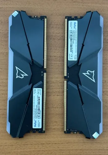 Memória RAM DDR4 - Netac RGB 32GB (2x16)