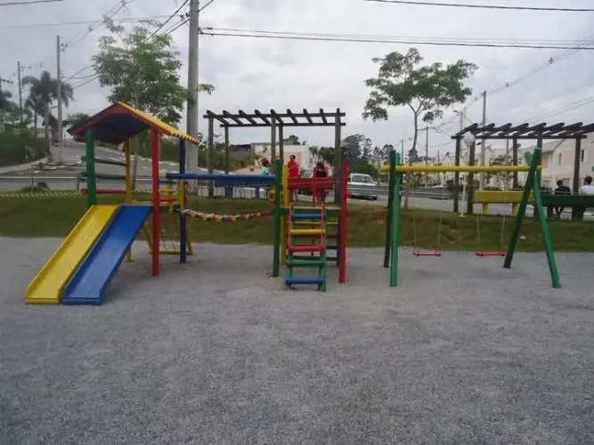 Playground infantil de madeira