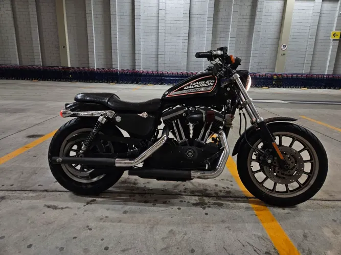 Harley Davidson Sportster XL 883 R
