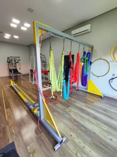 SUPORTE AÉREO COM SLACK LINE DE 5M - MARCA JETWELLNESS