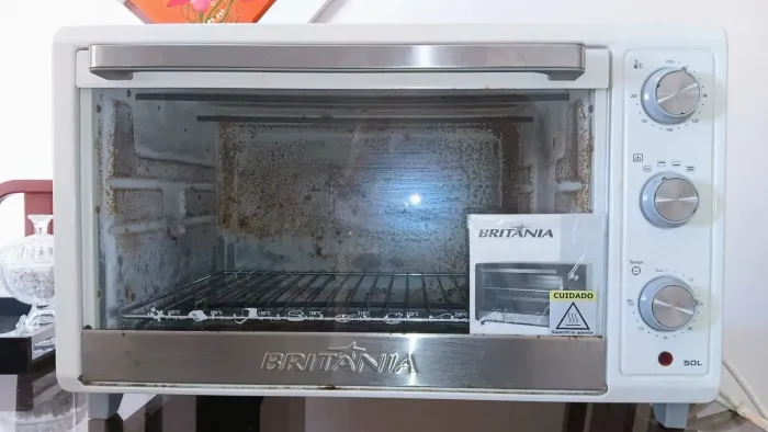 VENDO UM EXCELENTE FORNO ELÉTRICO BRITÂNIA EM PERFEITO ESTADO DE CONSERVAÇÃO E FUNCIONAM
