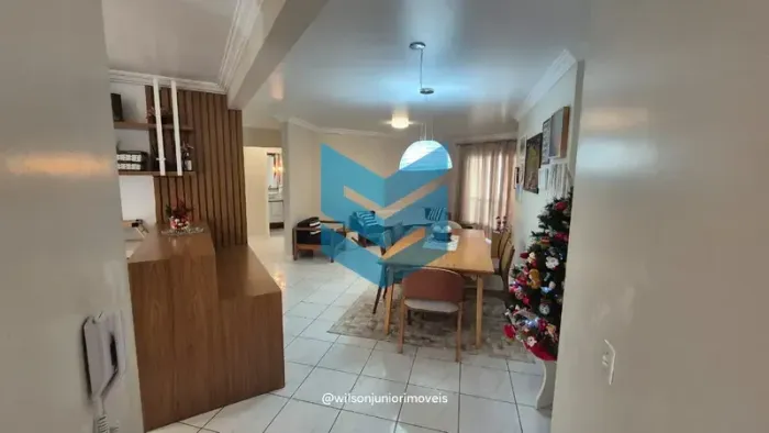 Apartamento quadra mar com 3 dormitórios sendo 1 suíte e 1 vaga em Meia Praia - Itapema/SC
