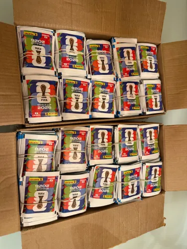 Pacotinhos de figurinhas oficiais da copa