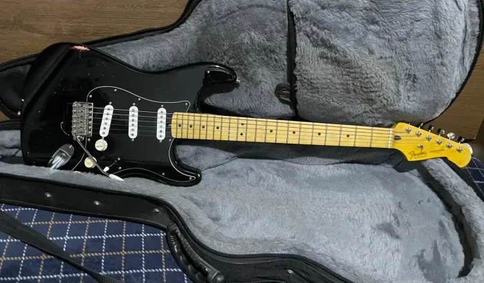 Troco Stratocaster por Les Paul leia descrição com atenção